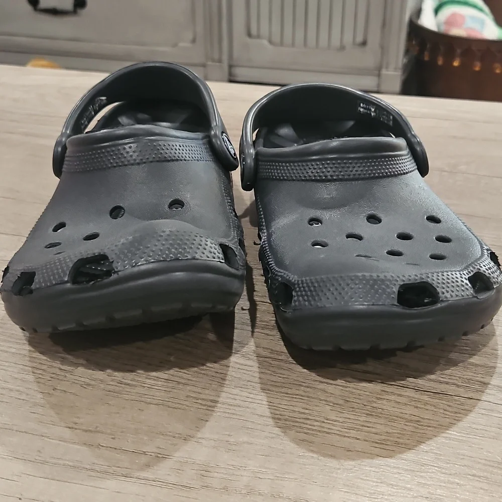 CROCS new never